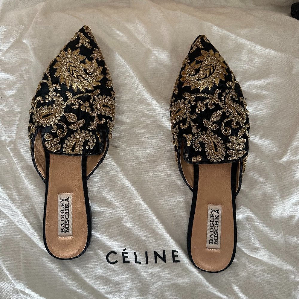 Badgley Mischka Gold & Black Detail Woven Slippers